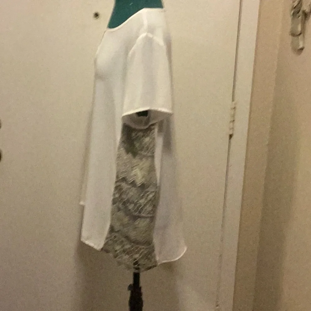 Womens lightweight Dress Blouse keyhole front open weave side panels cream - Picture 3 of 9